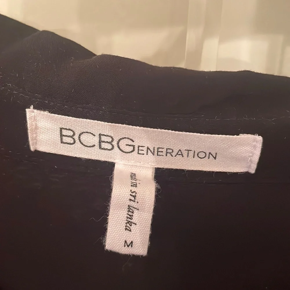 BCBG Generation Black Semi Sheer Tunic Length Button Up Blouse Medium - Picture 5 of 6